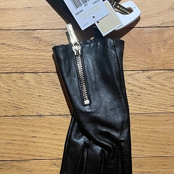 Brand New Michael Kors Leather gloves - Picture 5 of 7